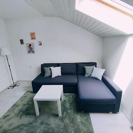 Udoban Stan Sa Terasom U Mirnom Okruzenju Apartment ซาเกร็บ ภายนอก รูปภาพ