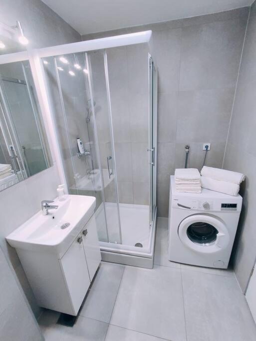Udoban Stan Sa Terasom U Mirnom Okruzenju Apartment ซาเกร็บ ภายนอก รูปภาพ